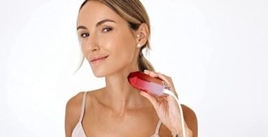 Mujer usando Tripollar Stop X Rose